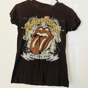 Worn out Rolling Stones shirt ! 🎼